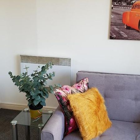 City Centre 1 Bed Apartment With Free On Site Parking With Cctv By Lets Relocations Birmingham Ngoại thất bức ảnh